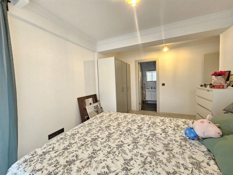 Apartament cu 3 camere semidecomandat în Theodor Pallady