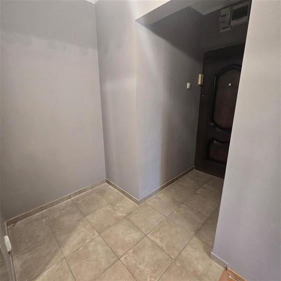 Apartament cu 3 camere semidecomandat în Piața Unirii