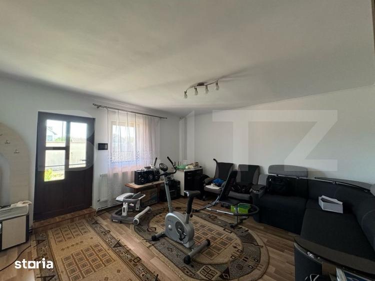 Casă cu 6 camere cu Teren 1000 Mp în Sântuhalm