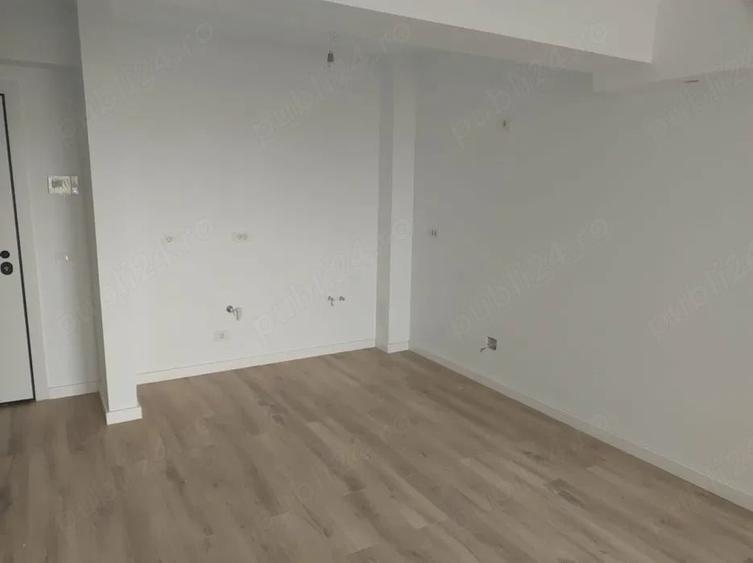 Apartament cu 2 camere nedecomandat în Nufărul
