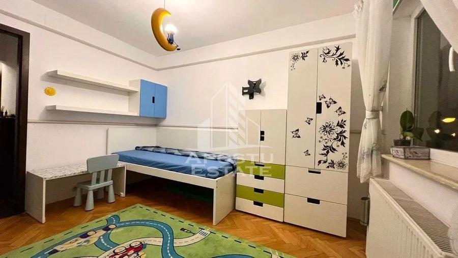 Apartament cu 3 camere decomandat în Aradului