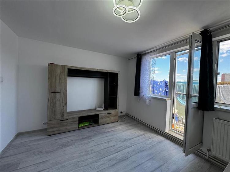 Apartament cu 2 camere decomandat, mobilat în Sud-Vest