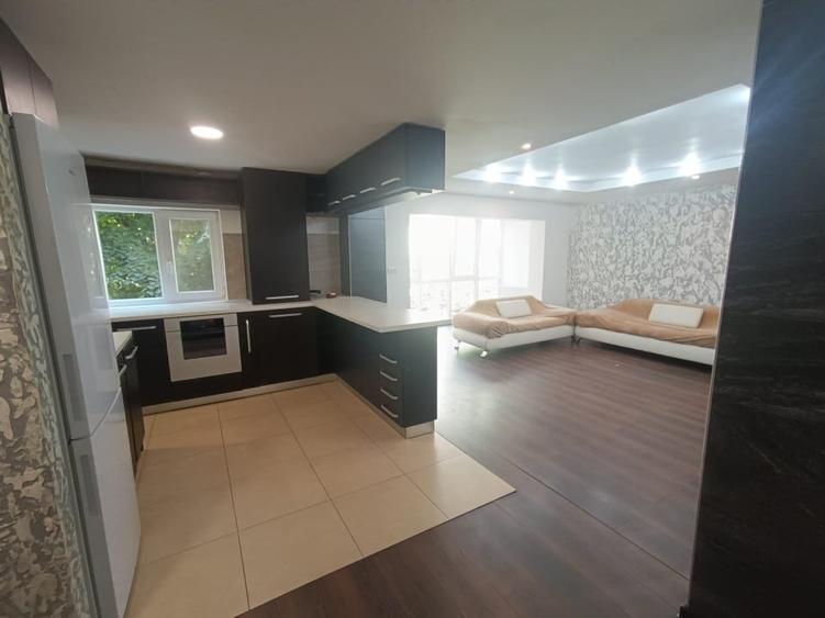 Apartament cu 3 camere decomandat, mobilat în Dorobanților