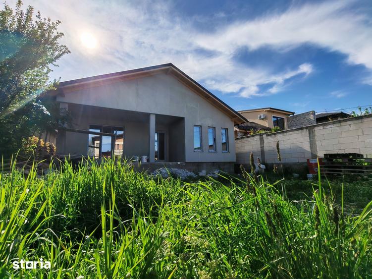 Casă cu 4 camere decomandat cu Teren 300 Mp în Agigea