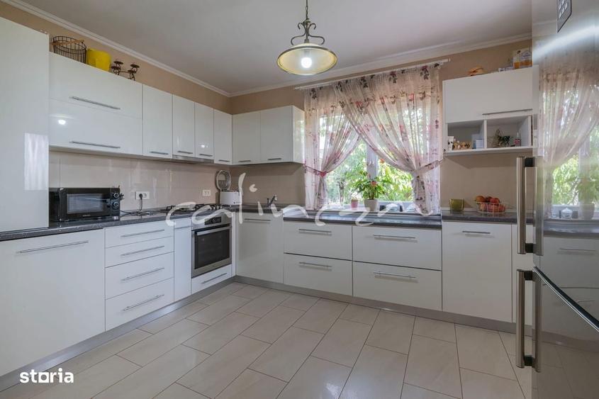 Casă cu 4 camere cu Teren 400 Mp în Sântandrei