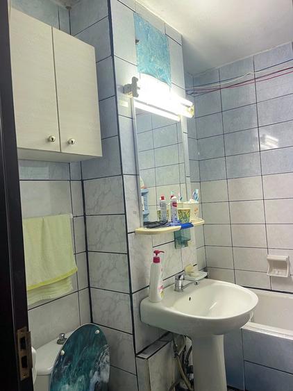 Apartament cu 2 camere decomandat, mobilat în Exterior Vest