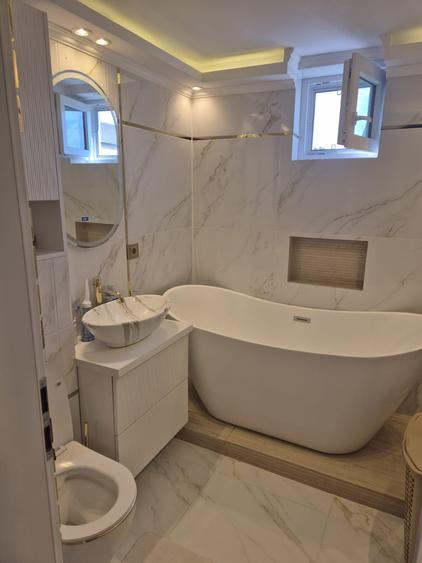 Apartament cu 4 camere decomandat în Rogerius