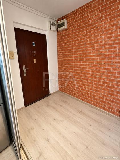 Apartament cu 3 camere decomandat în Apusului