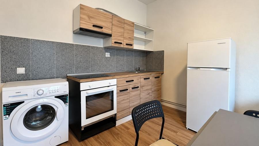 Apartament cu 2 camere decomandat, mobilat în Girocului