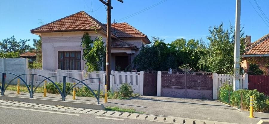 Casă cu 4 camere cu Teren 900 Mp în Terpezița