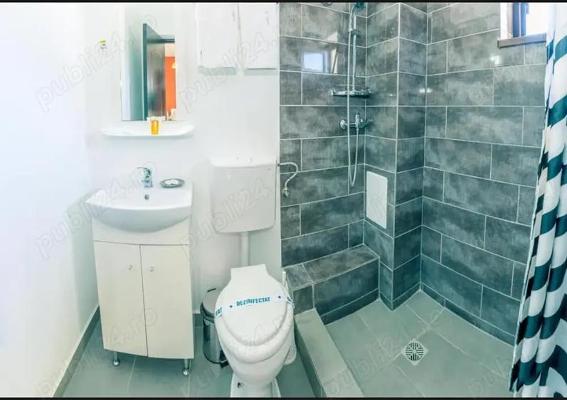 Casă cu 6 camere cu Teren 257 Mp în Vama Veche