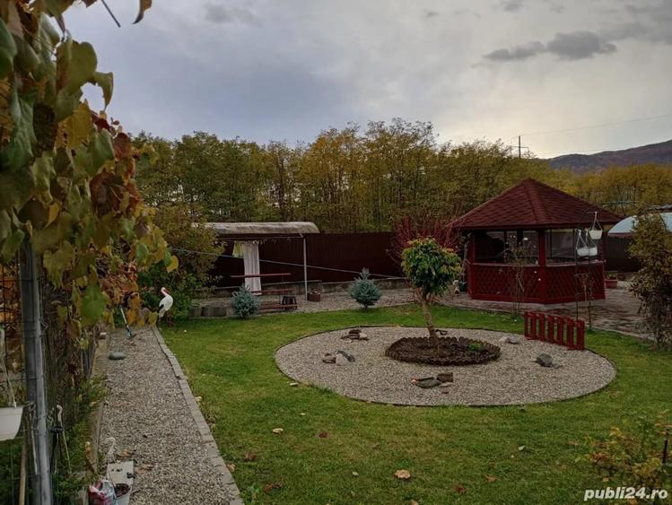 Casă cu Teren 1042 Mp în Central