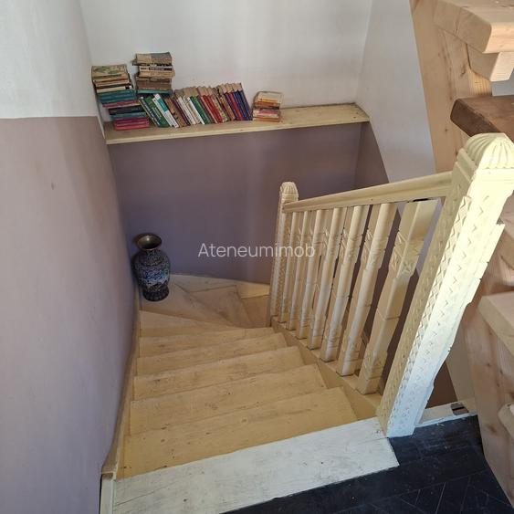 Apartament cu farmec interbelic, în vila , cu acces separat și pod mansardabil