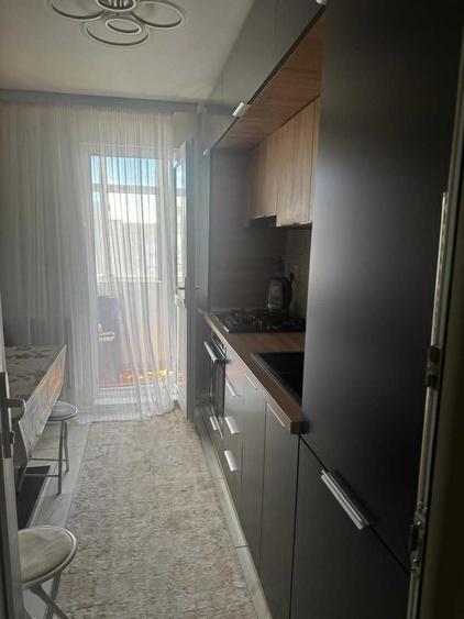 Apartament cu 4 camere decomandat în Central