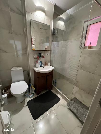 Apartament cu 2 camere decomandat în Podu Roș