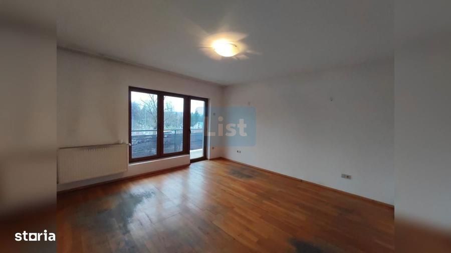 Apartament cu 4 camere în Andrei Mureșanu