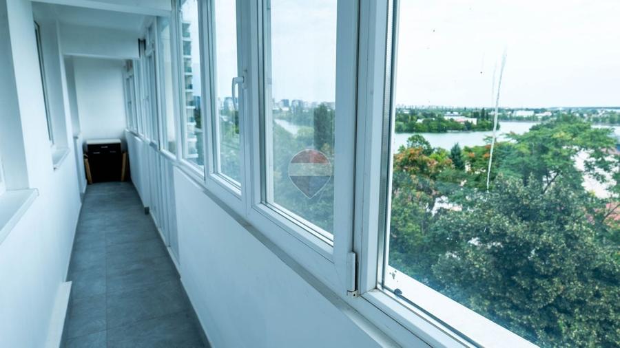 Apartament cu 3 camere decomandat, mobilat în Periferie