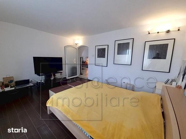 Apartament cu 4 camere decomandat în Plopilor