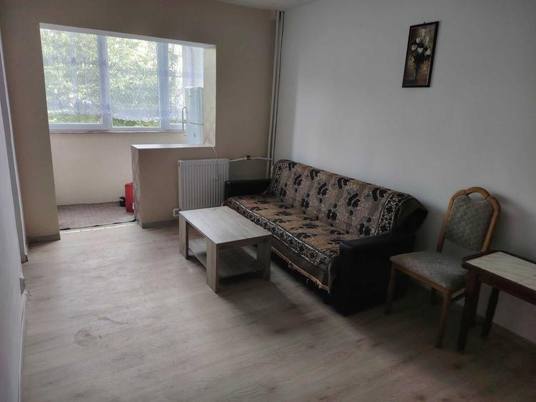 Garsonieră semidecomandată în Central