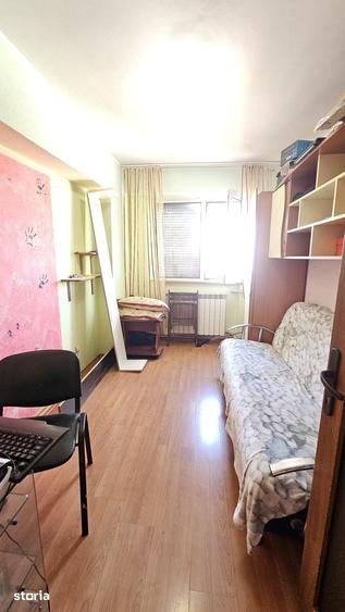 Apartament cu 3 camere decomandat în Micro 17