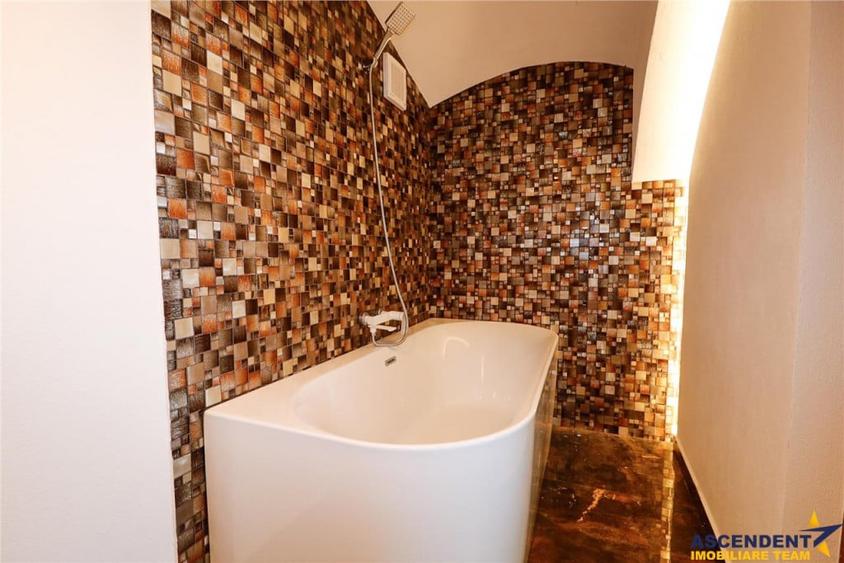 Apartament cu 3 camere nedecomandat în Est
