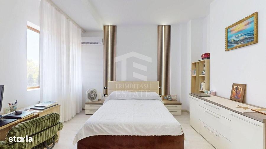 Apartament cu 3 camere decomandat în Romană