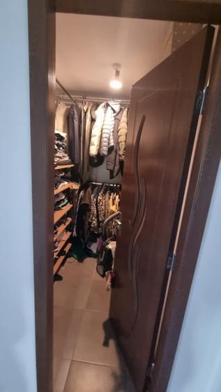 Apartament cu 3 camere decomandat în Otopeni
