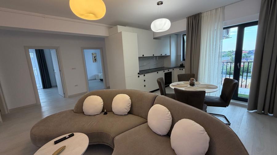 Apartament cu 3 camere decomandat în Central