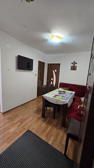 Apartament cu 2 camere decomandat în Exterior Vest