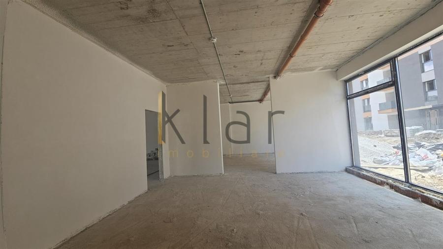 Spațiu comercial, de 372 mp, în Între Lacuri