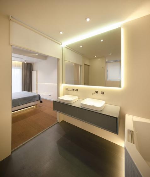 Apartament cu 3 camere decomandat, mobilat în Iancu Nicolae