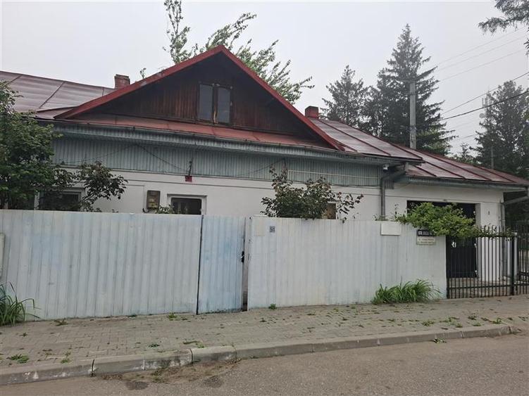 Casă individuală cu 3 camere cu Canalizare în Central