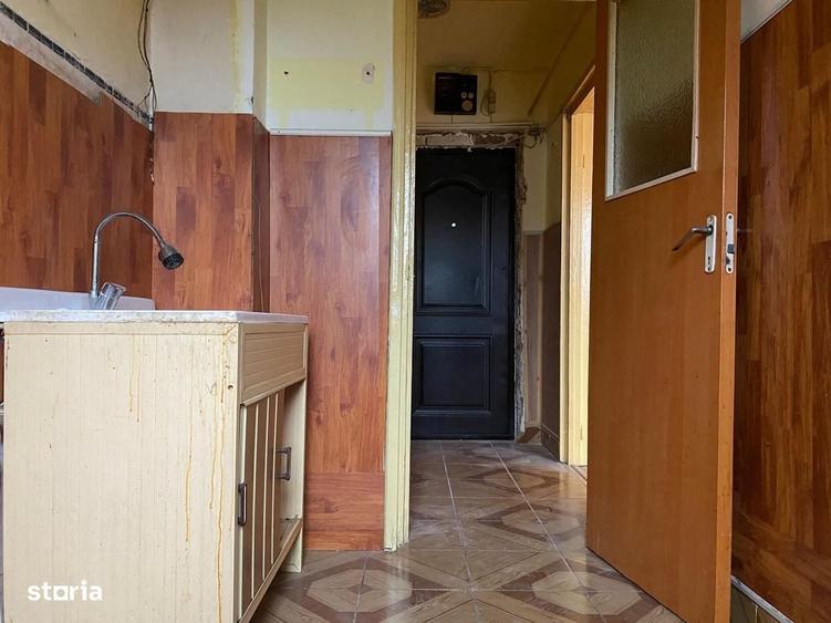 Apartament cu 3 camere în Micro 6