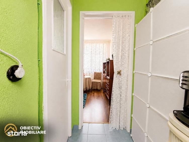 Apartament cu 3 camere semidecomandat în Vest