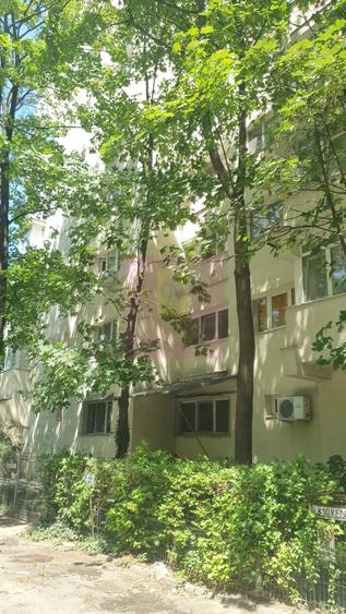 Apartament cu 3 camere decomandat în Pantelimon