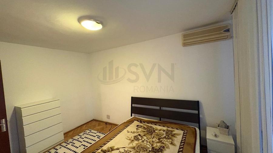 Apartament cu 3 camere semidecomandat, mobilat în P-ța Victoriei