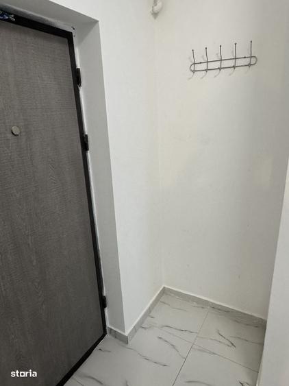 Garsonieră decomandată în Roșu