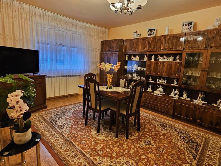 Casă cu 6 camere cu Teren 316 Mp în Călugareni