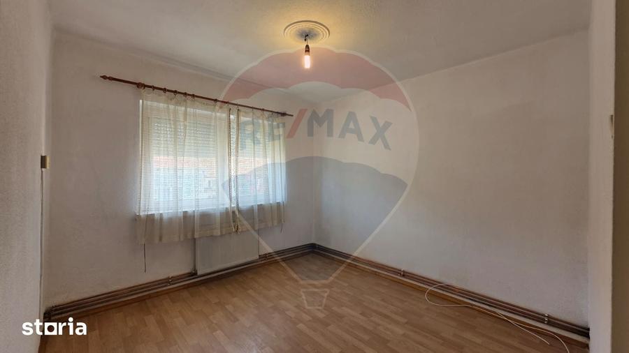 Apartament cu 2 camere decomandat în Vitrometan