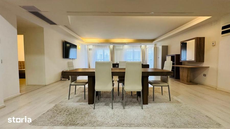 Apartament cu 3 camere semidecomandat în Herăstrău
