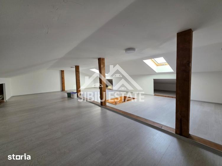 Apartament cu 4 camere în Central