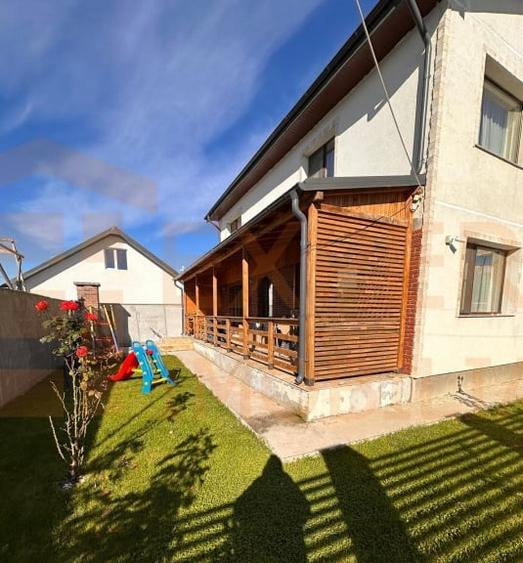 Casă individuală cu 5 camere cu Canalizare în Valu lui Traian