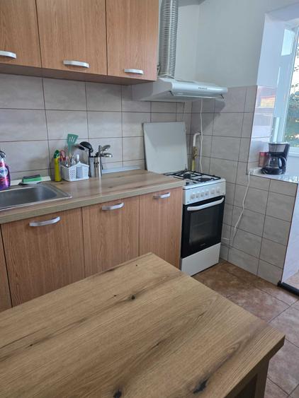 Apartament cu 3 camere decomandat în C5