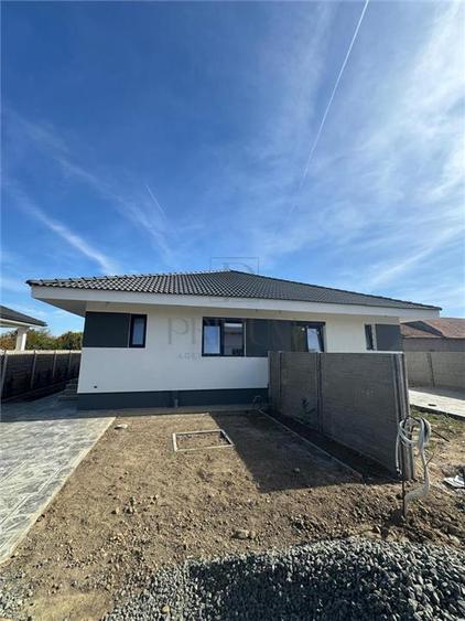 Duplex cu 3 camere cu Teren 260 Mp în Albina