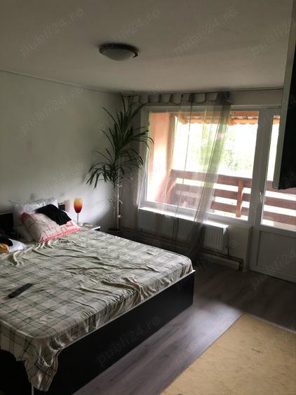 Casă cu 6 camere cu Teren 284 Mp în Poiana