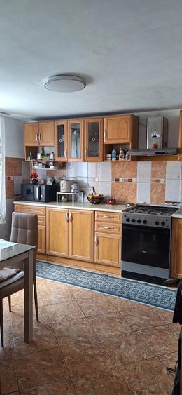 Casă cu 4 camere cu Teren 270 Mp în Central