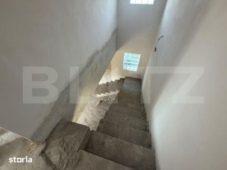 Casă cu 5 camere cu Teren 1500 Mp în Podari