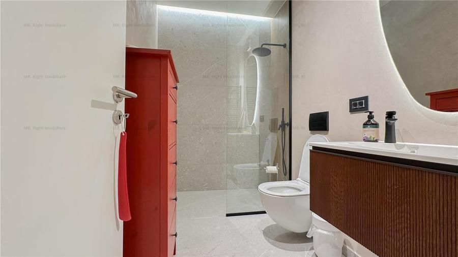 Apartament cu 3 camere decomandat, mobilat în Tractorul