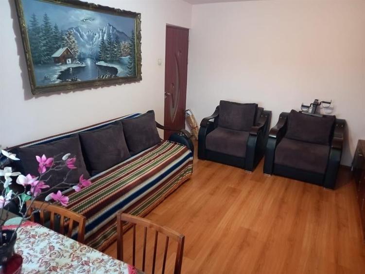 Apartament cu 2 camere decomandat, mobilat în Cornitoiu