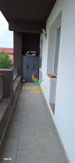 Apartament cu 3 camere, mobilat în Central — fotografia 1